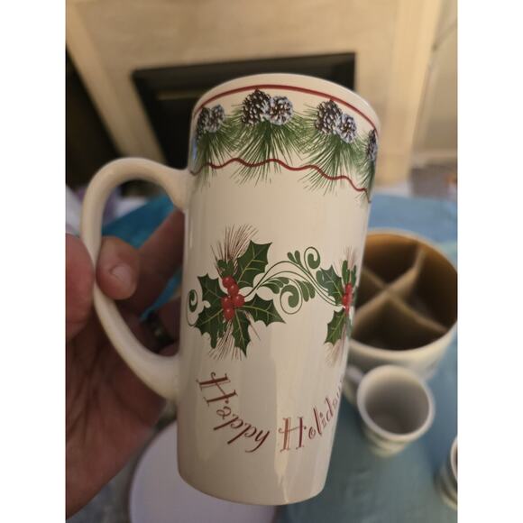 4 Holiday Glasses In Hatbox Christmas Cardinals Trees Holly - Picture 6 of 14